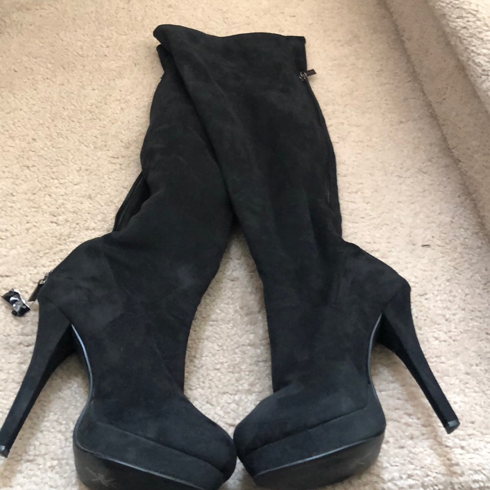 Kardashian Kollection boots